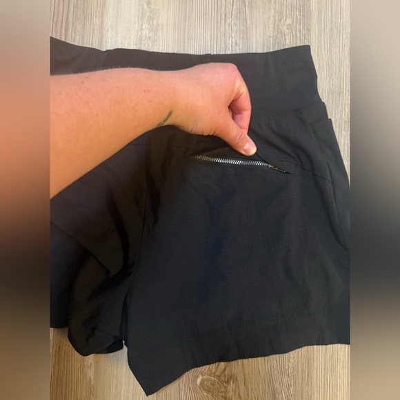 Athleta Trekkie North Shore Shorts - Picture 5 of 5